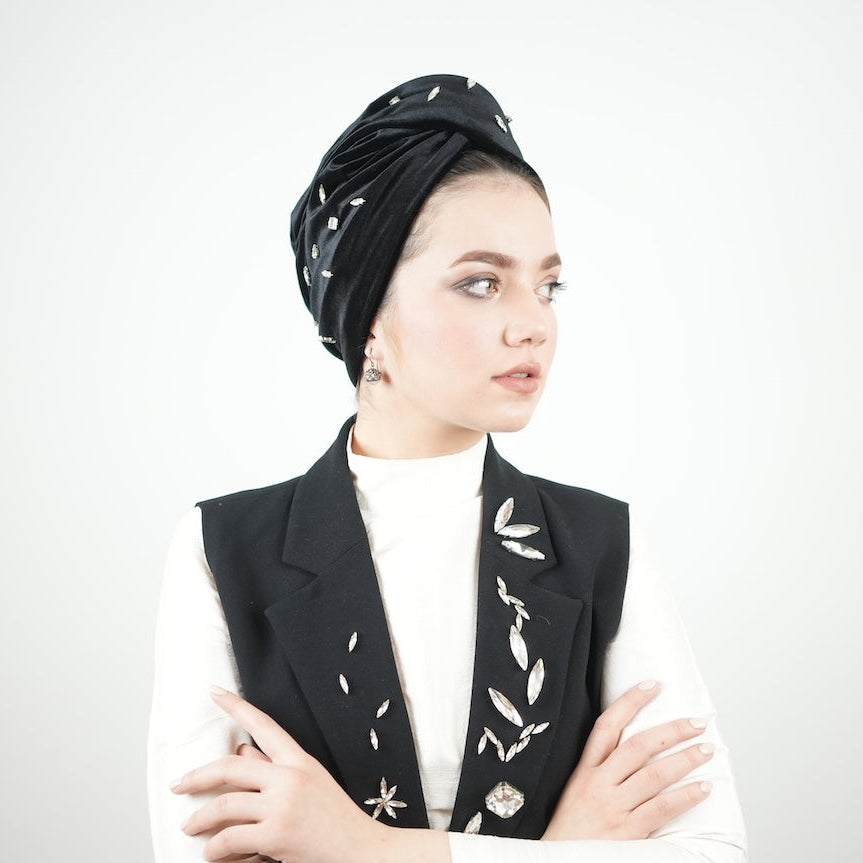 Paris Serpme Taş İşlemeli Bone - Siyah Kadife Kumaş