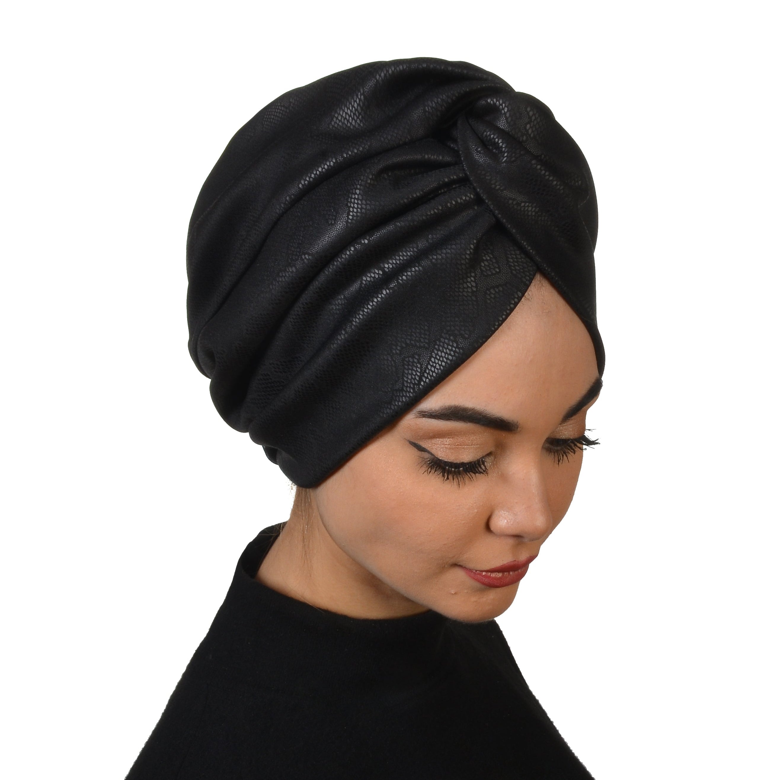 Barcelona Burgulu Bone - Siyah Renkli - Deri Görünümlü Kumaş