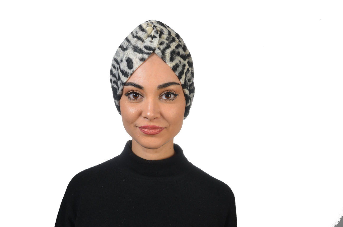 Twisted Knitty Leopard Leopar Desen Esnek Örme Triko Kumaş El Yapımı Şık Bone