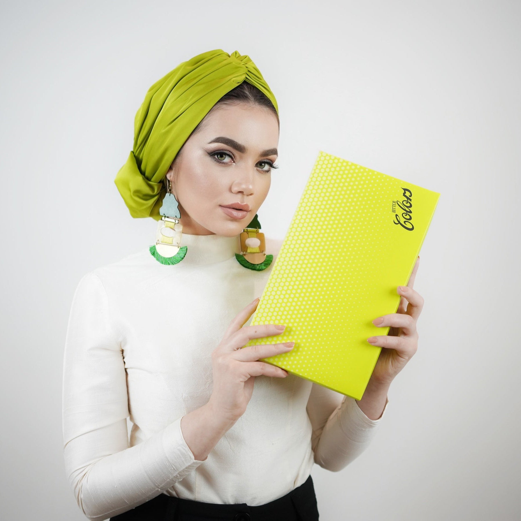 Abu Dhabi Ready-Made Bonnet - Lycra Satin Fabric - Black - BitterColors 